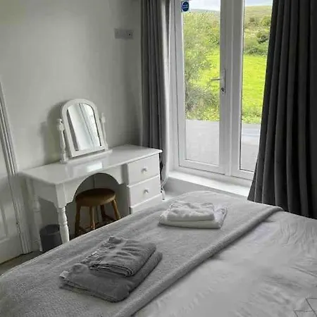 Kylemore Lakeview Retreat Apartment *